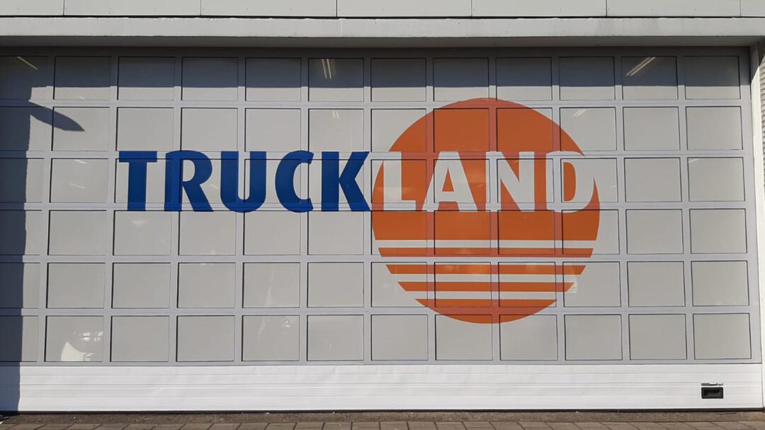 Uniforme uitstraling wagenpark en vestigingen Truckland