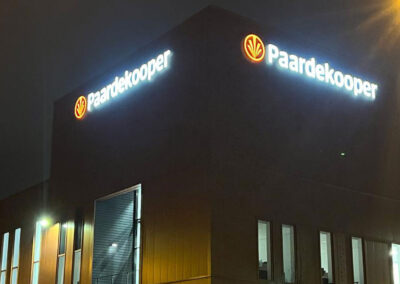 Verlichte letters Paardekooper